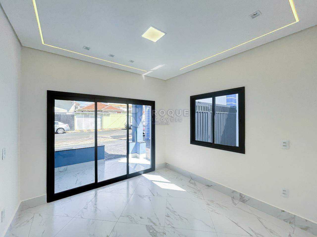 Casa Comercial para aluguel no bairro Parque Real: Sala 