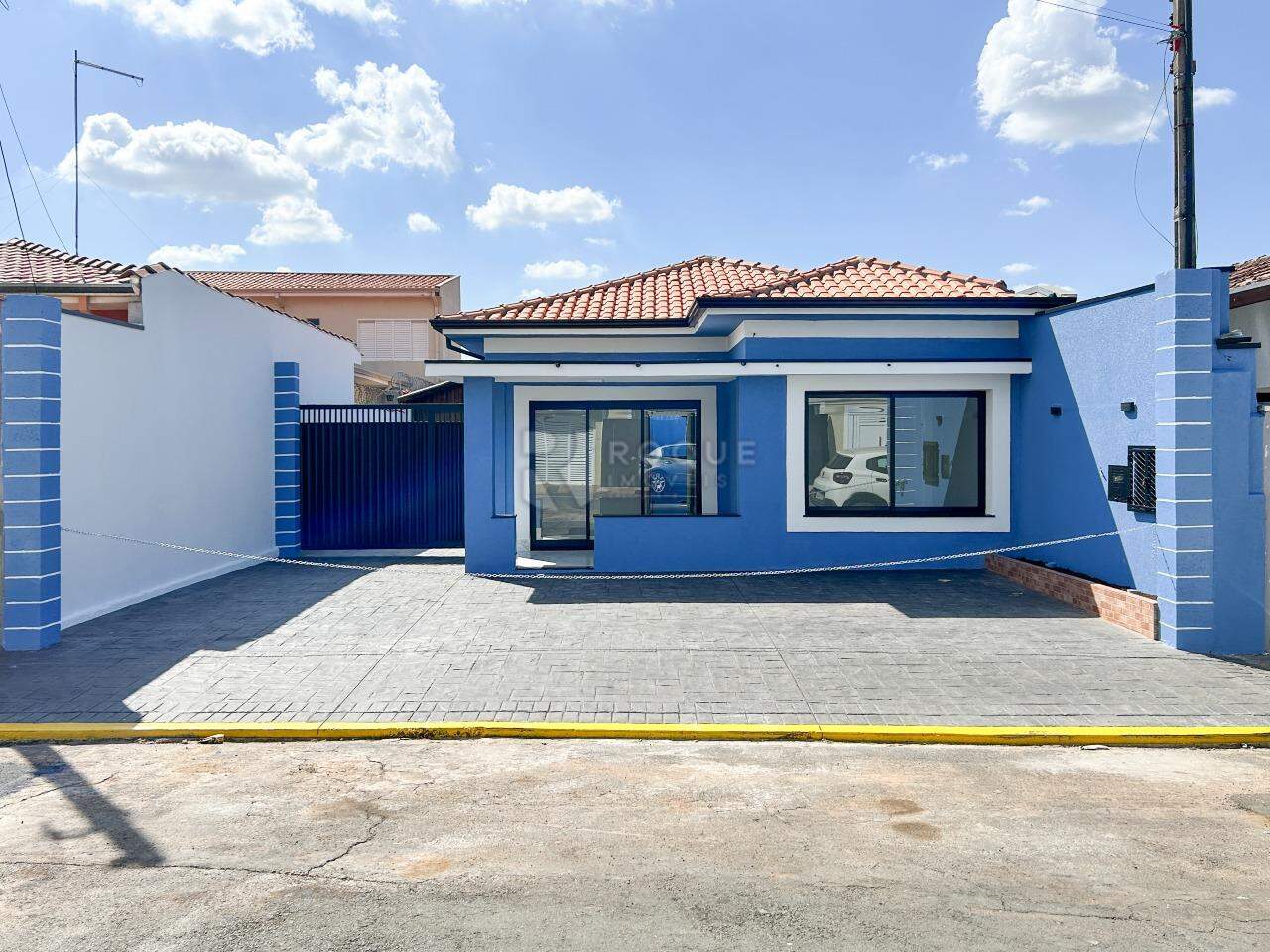 Casa Comercial para aluguel no bairro Parque Real: Fachada 