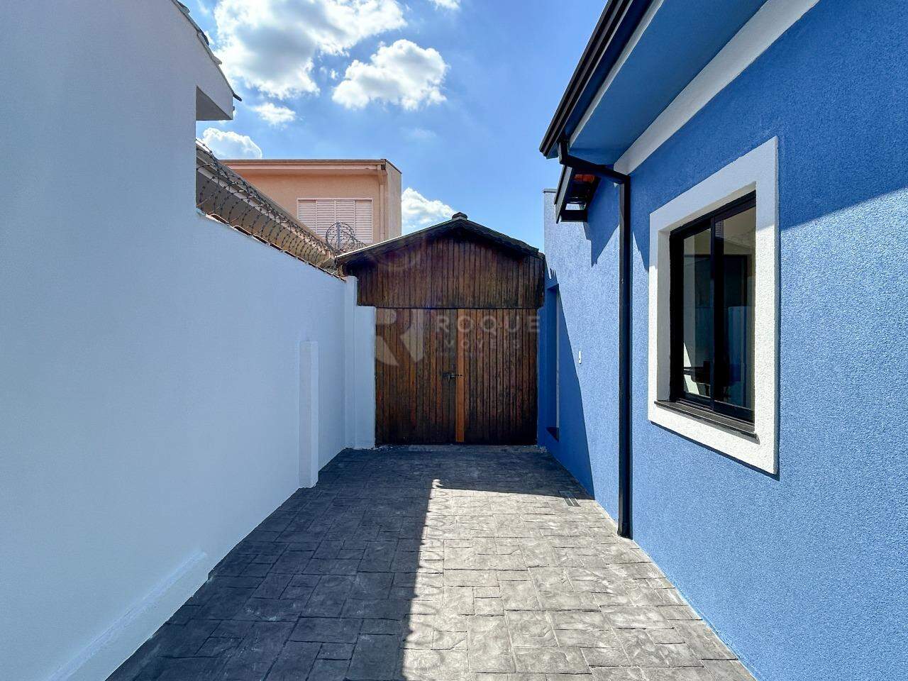 Casa Comercial para aluguel no bairro Parque Real: Garagem