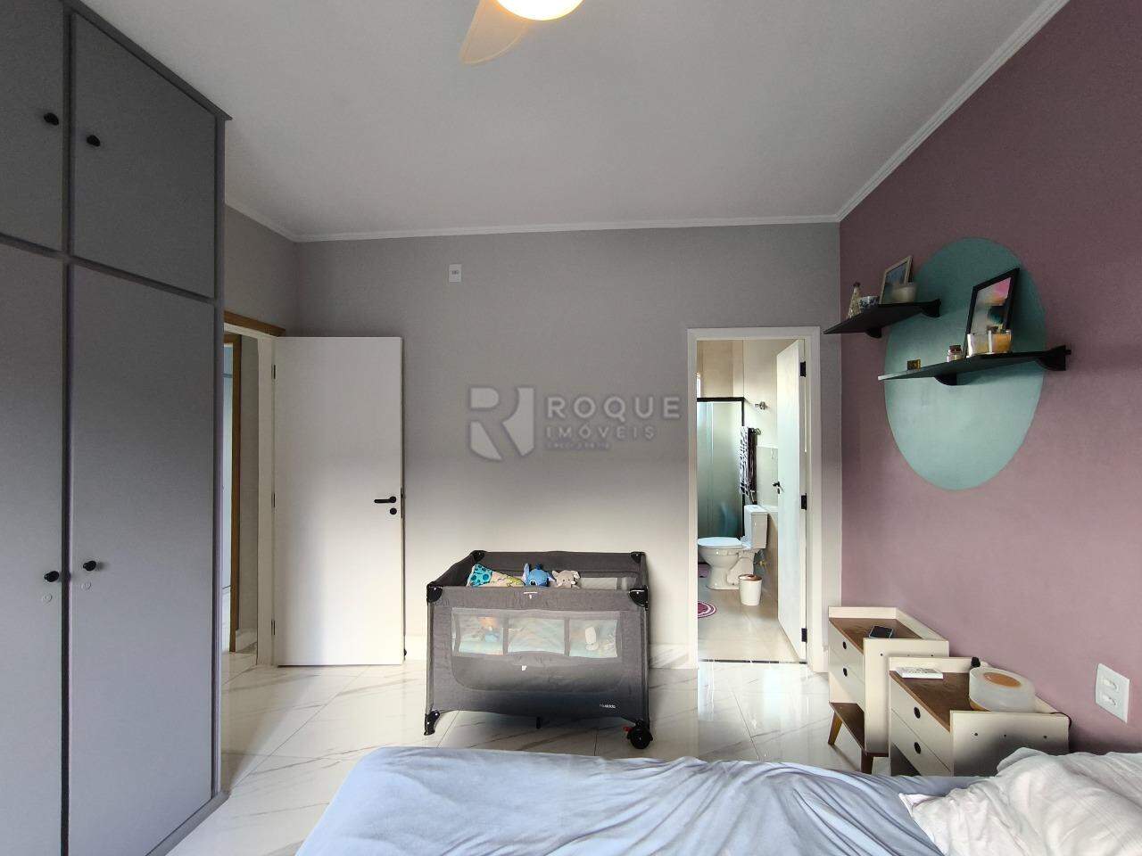 Casa Residencial à venda no bairro Jardim Nova Itália: SUÍTE