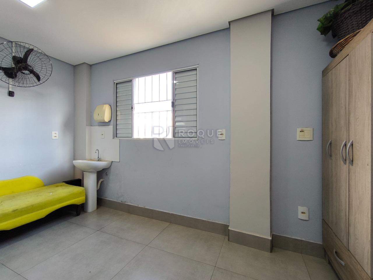 Casa Residencial à venda no bairro Jardim Nova Itália: SALA 2
