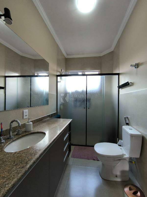 Casa Residencial à venda no bairro Jardim Nova Itália: WC SUÍTE