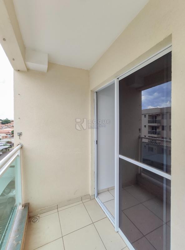 Apartamento para aluguel no bairro Vila Camargo: Sacada 