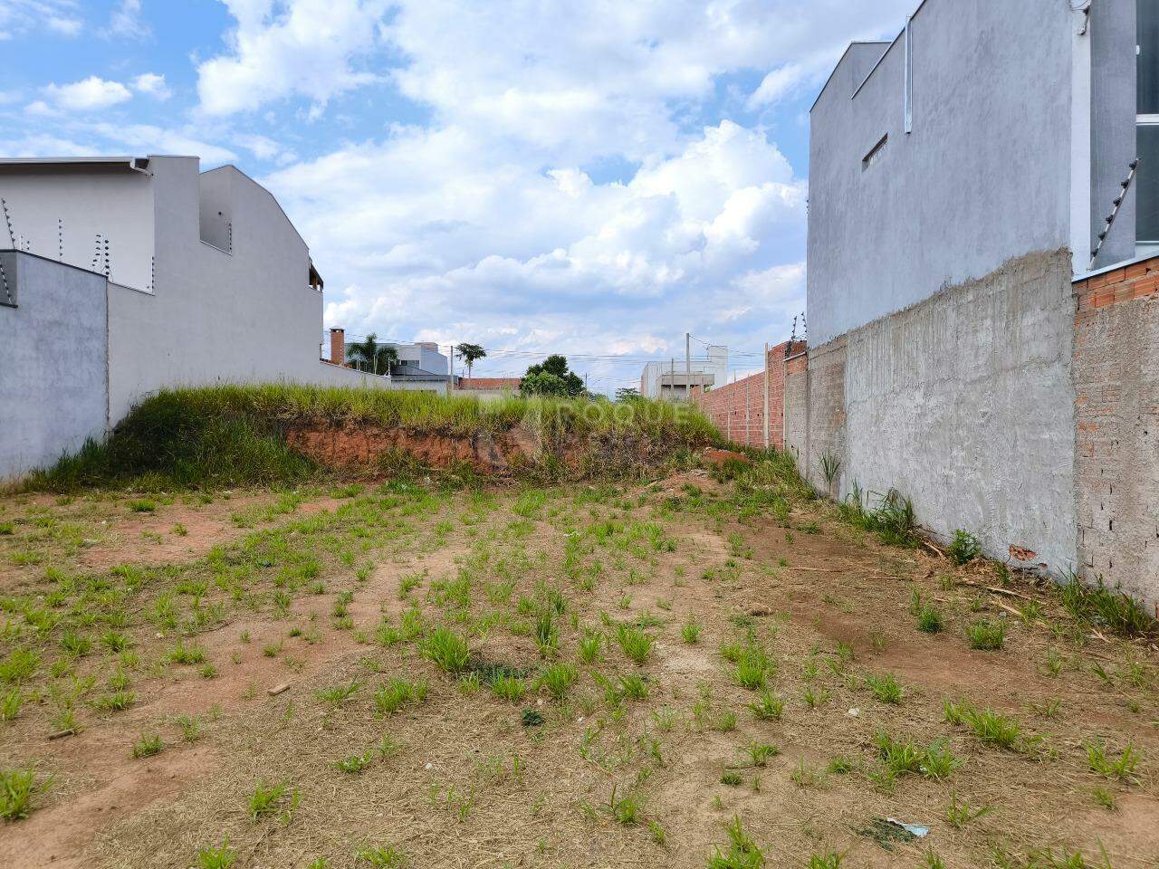 Terreno à venda no bairro Jardim Marajoara: 