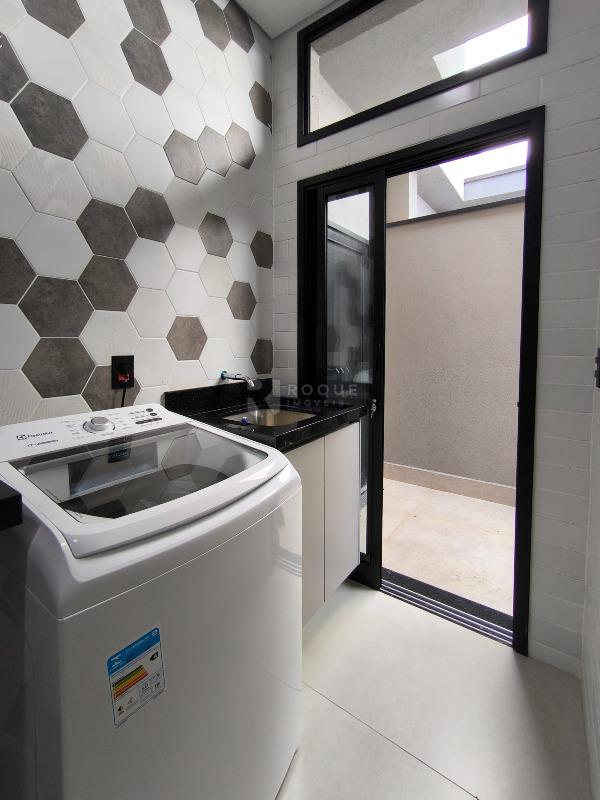Casa em condomínio à venda no bairro Residenciais Fazenda Itapema: LAVANDERIA