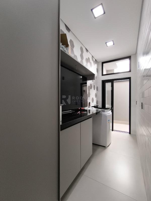 Casa em condomínio à venda no bairro Residenciais Fazenda Itapema: LAVANDERIA