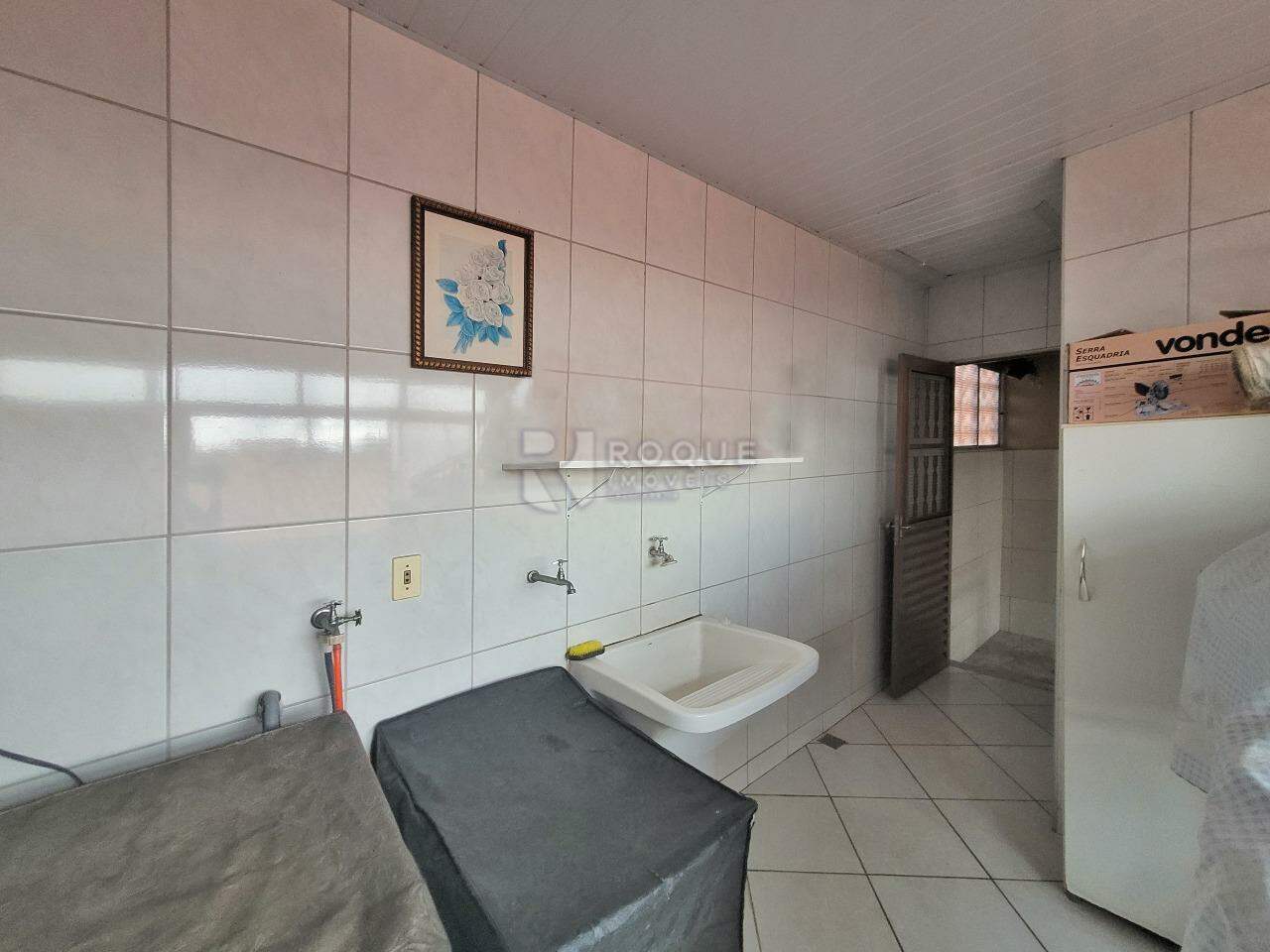 Casa Residencial à venda no bairro Jardim Gustavo Peccinini: LAVANDERIA SUPERIOR