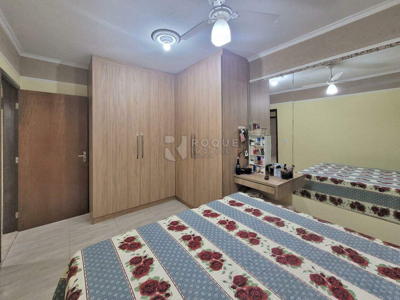 Casa Residencial à venda no bairro Jardim Gustavo Peccinini: DORMITÓRIO 1