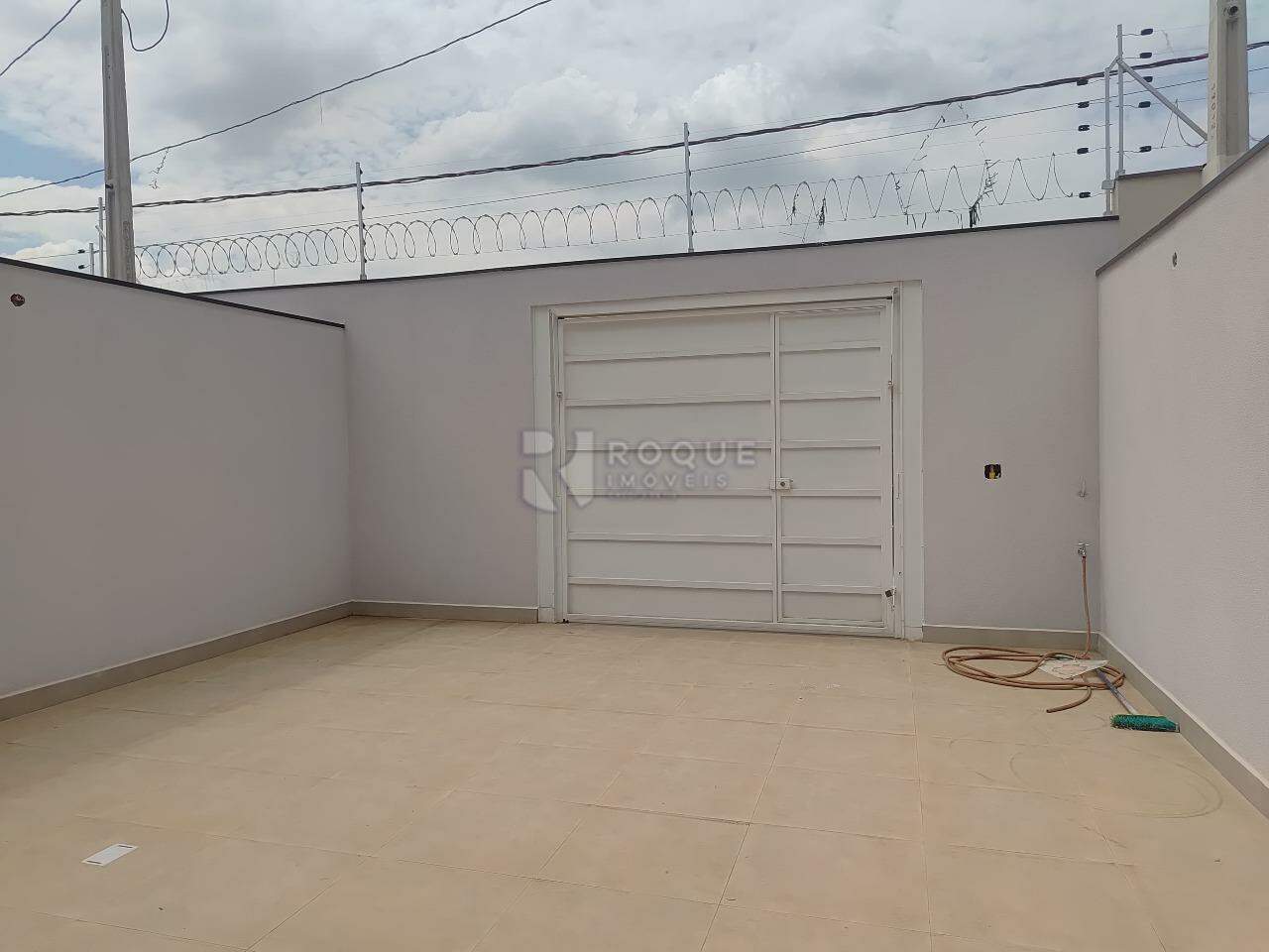 Casa Residencial para aluguel no bairro Jardim Real Park: Garagem