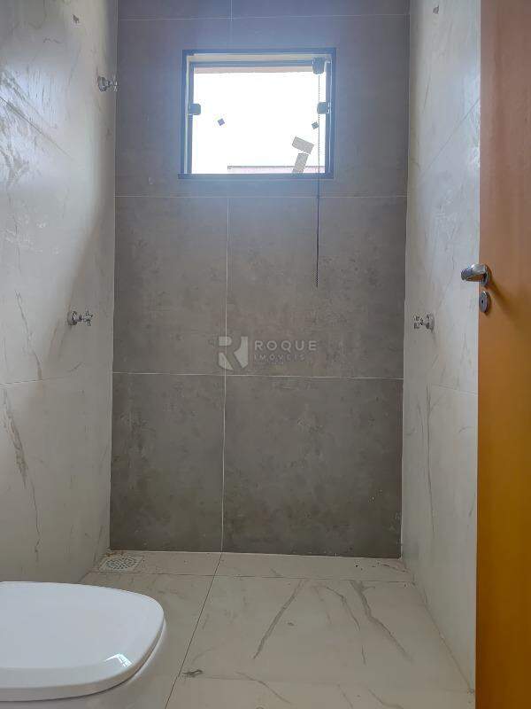 Casa Residencial para aluguel no bairro Jardim Real Park: Wc social 