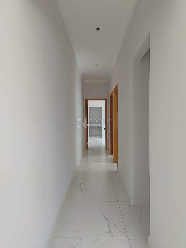 Casa Residencial para aluguel no bairro Jardim Real Park: Hall dormitório