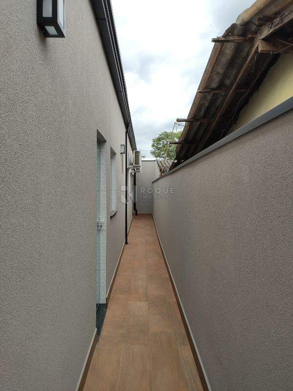 Casa Residencial para aluguel no bairro Jardim Morro Azul: Corredor 