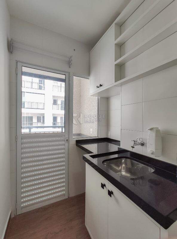 Apartamento à venda no bairro Chácaras Antonieta: Área de serviço