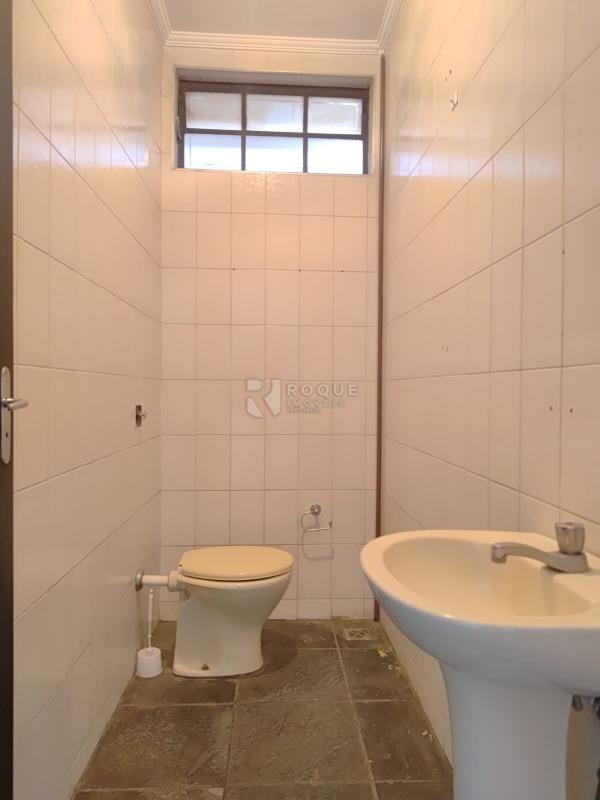 Salão para aluguel no bairro Vila Rocha: Wc social 