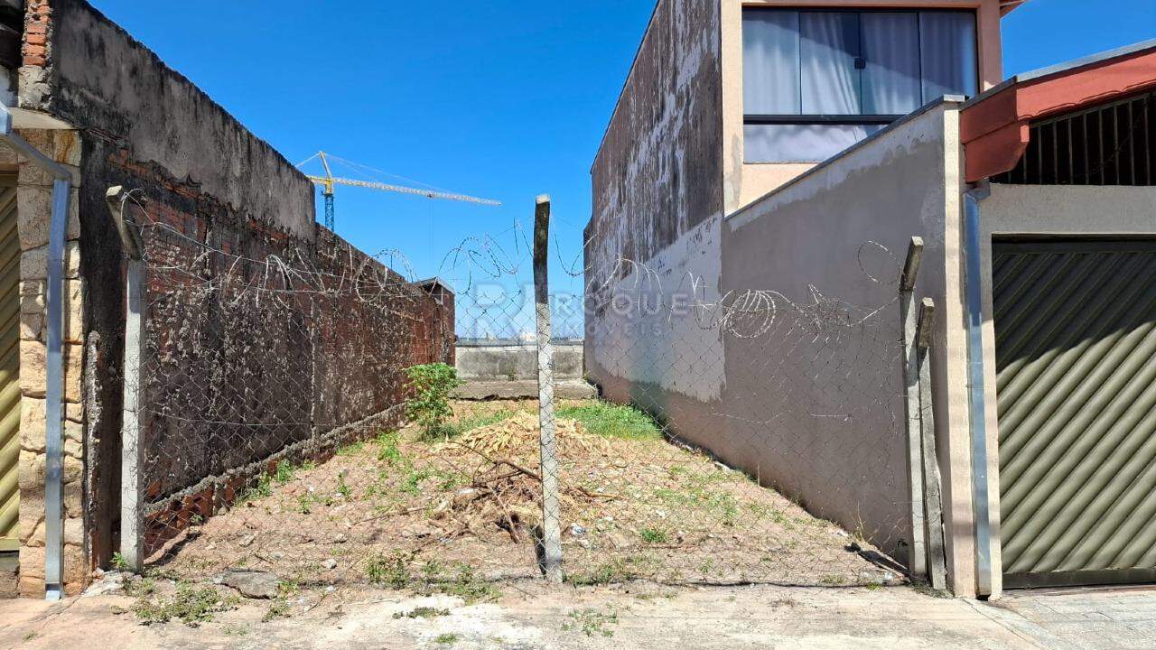 Terreno à venda no bairro Parque Hippolyto: 