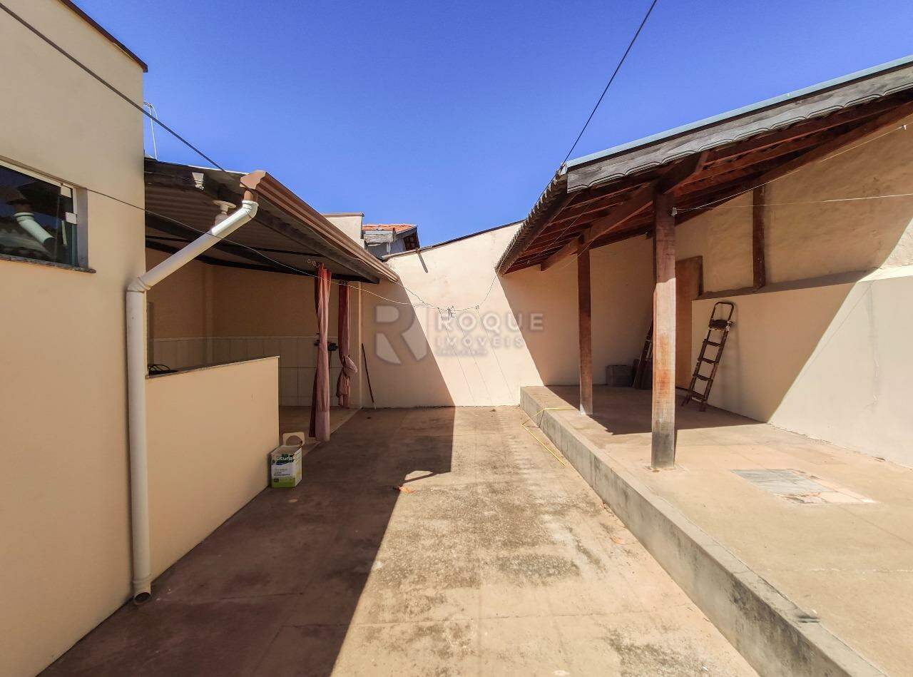 Casa Residencial para aluguel no bairro Jardim Morro Azul: Fundo 