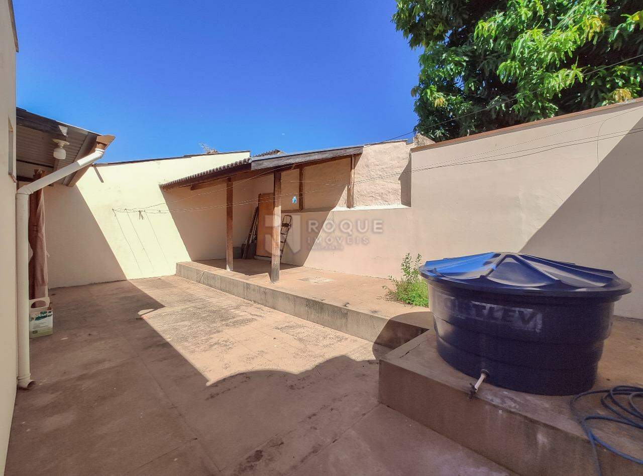 Casa Residencial para aluguel no bairro Jardim Morro Azul: Fundo 
