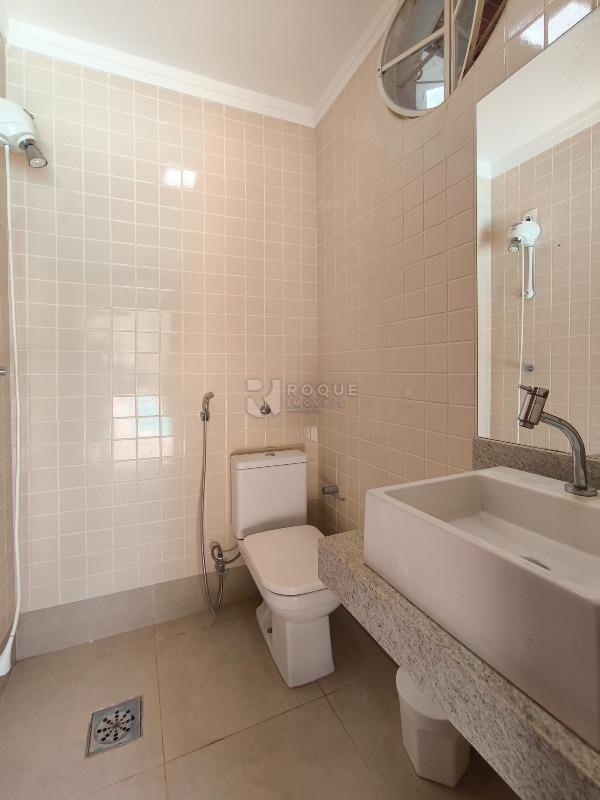 Casa em condomínio à venda no bairro Parque São Bento: BANHEIRO SOCIAL EXTERNO