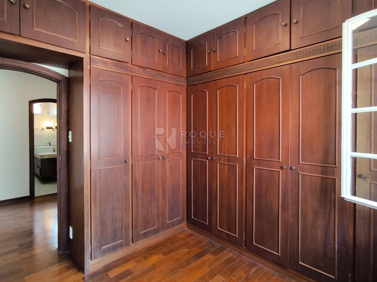 Casa em condomínio à venda no bairro Parque São Bento: CLOSET