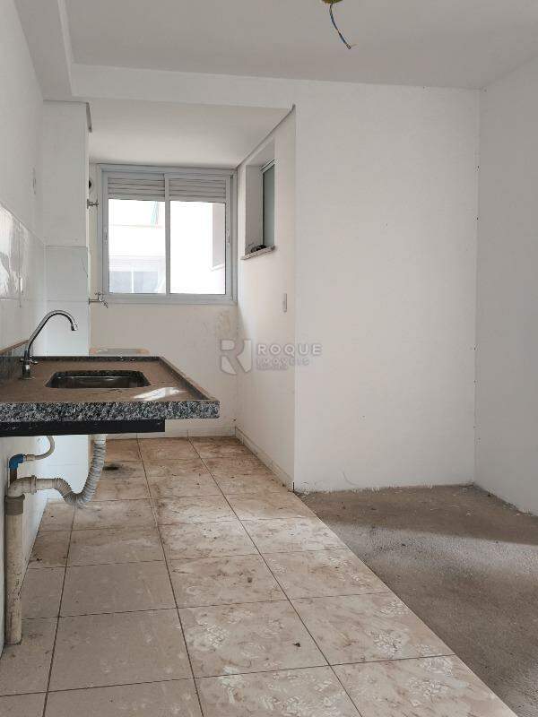 Apartamento à venda no bairro Jardim Trevo: COZINHA