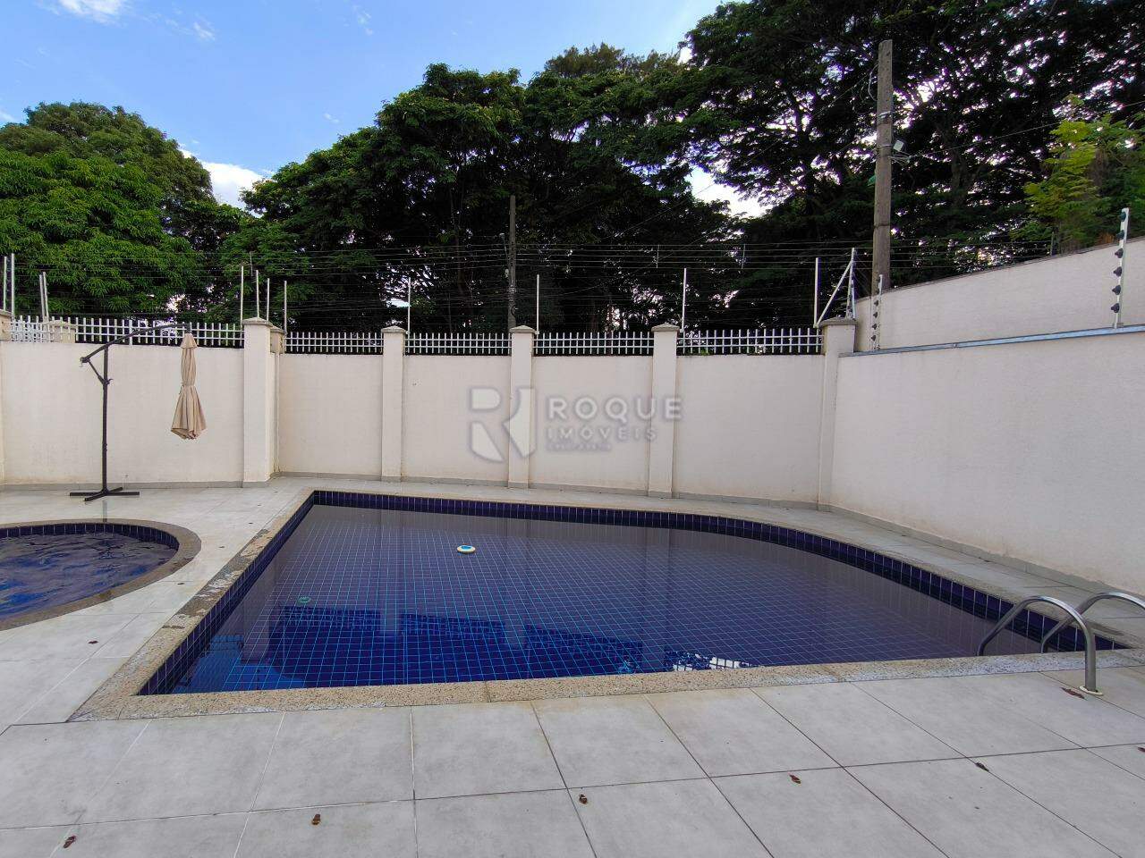Apartamento à venda no bairro Jardim Trevo: PISCINAS