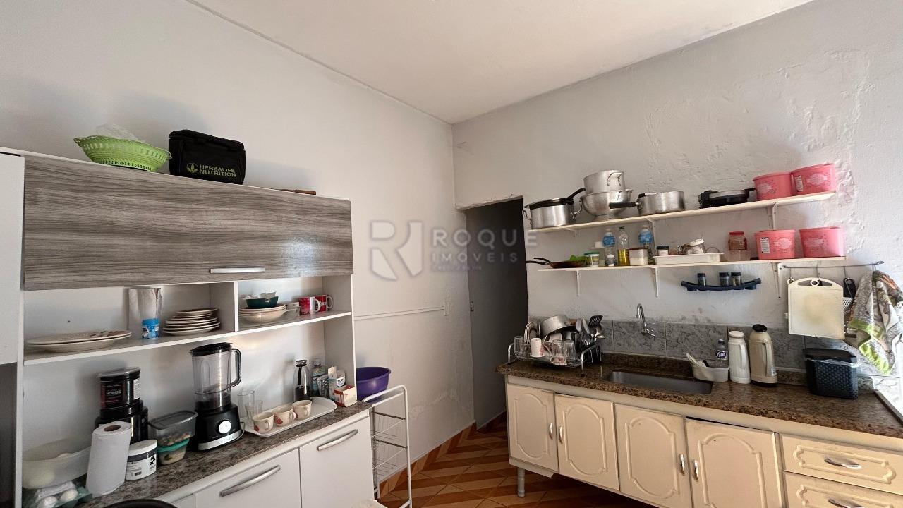 Casa Residencial à venda no bairro Conjunto Habitacional Victor D’Andrea: COZINHA