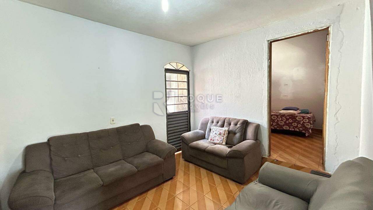 Casa Residencial à venda no bairro Conjunto Habitacional Victor D’Andrea: SALA