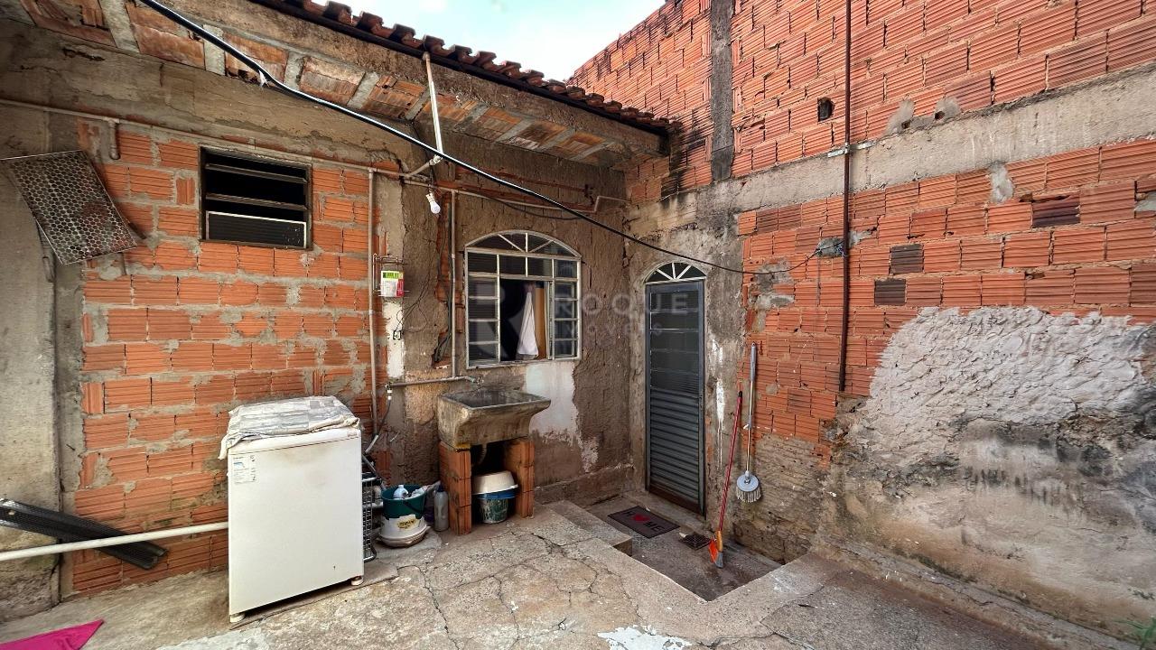 Casa Residencial à venda no bairro Conjunto Habitacional Victor D’Andrea: LAVANDERIA