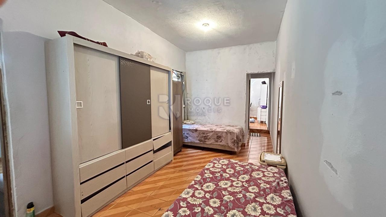 Casa Residencial à venda no bairro Conjunto Habitacional Victor D’Andrea: QUARTO 1