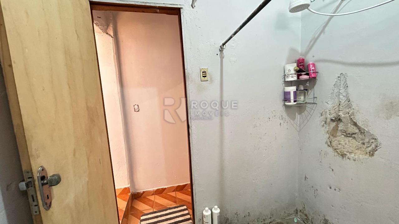 Casa Residencial à venda no bairro Conjunto Habitacional Victor D’Andrea: BANHEIRO