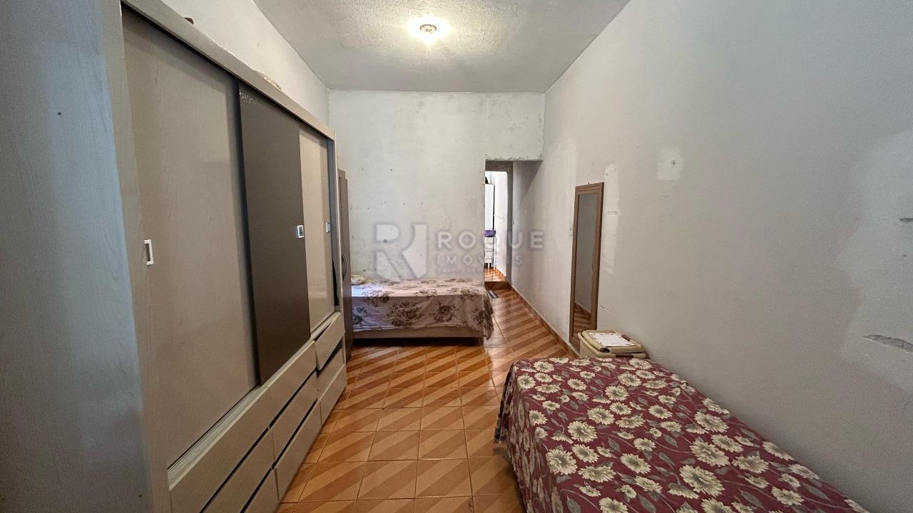 Casa Residencial à venda no bairro Conjunto Habitacional Victor D’Andrea: QUARTO 1