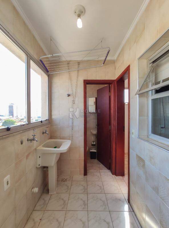 Apartamento para aluguel no bairro Centro: Área de serviço 
