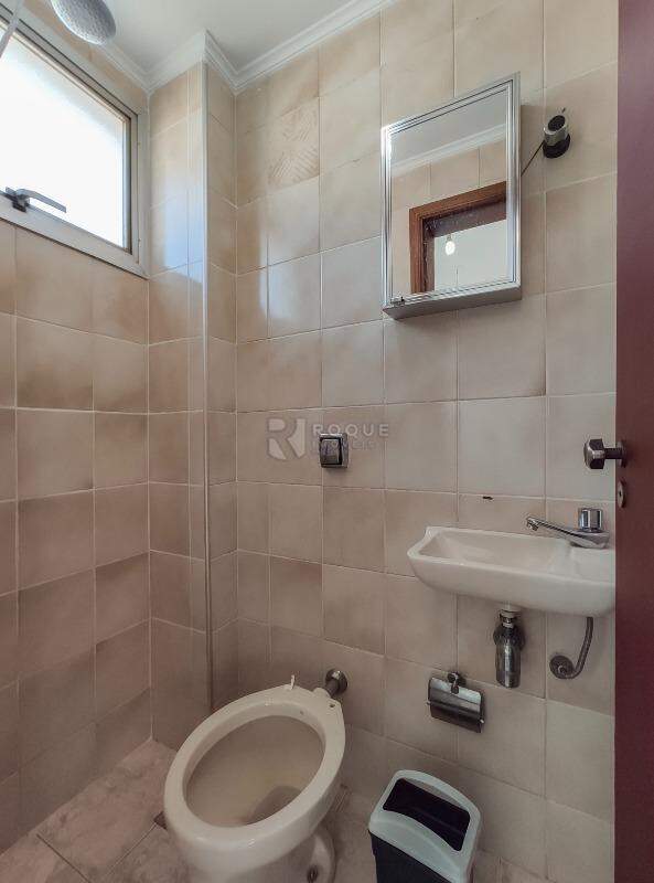 Apartamento para aluguel no bairro Centro: WC fundo 