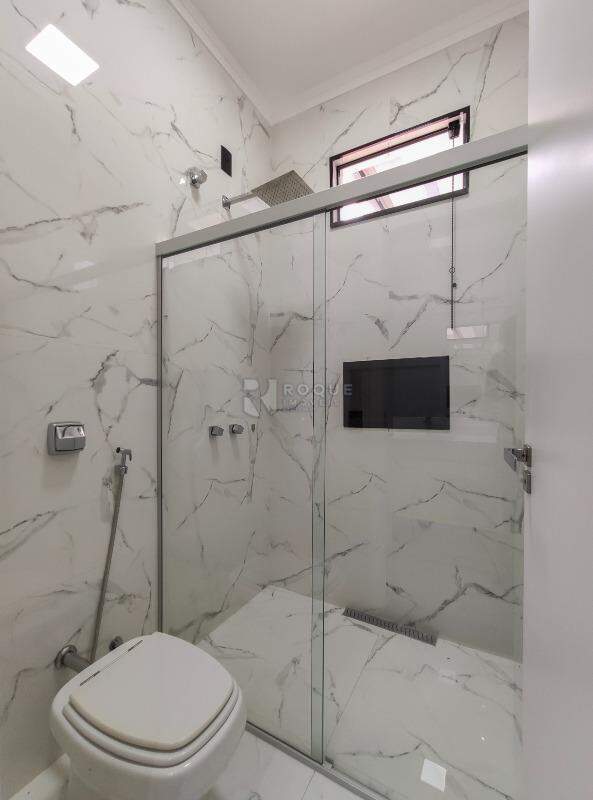 Casa em condomínio para aluguel no bairro Terras de São Bento II: WC demi-suíte