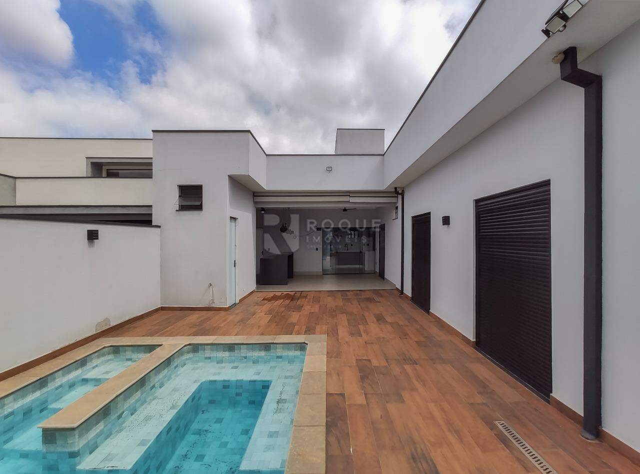 Casa em condomínio para aluguel no bairro Terras de São Bento II: Área externa / piscina