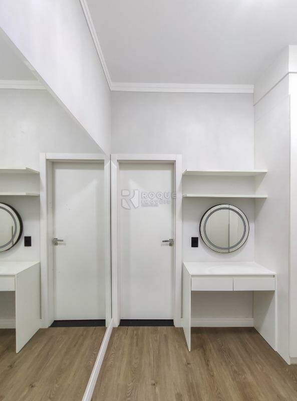 Casa em condomínio para aluguel no bairro Terras de São Bento II: Closet suíte