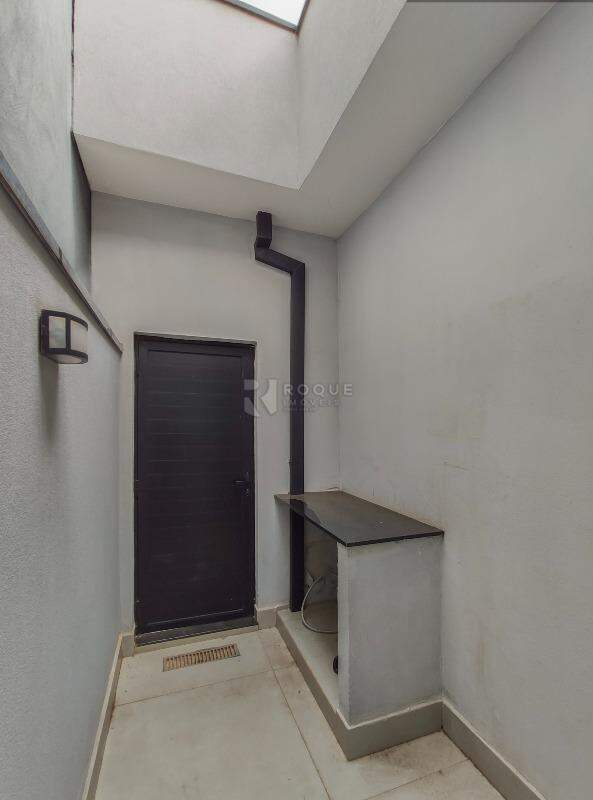 Casa em condomínio para aluguel no bairro Terras de São Bento II: Corredor