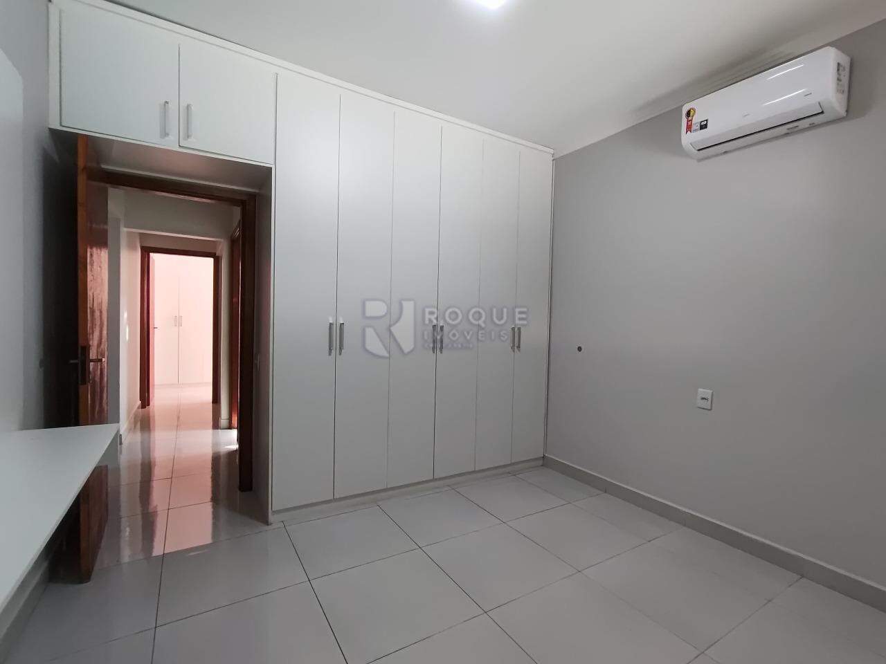 Casa Residencial para aluguel no bairro Vila Queiroz: Dormitório 01