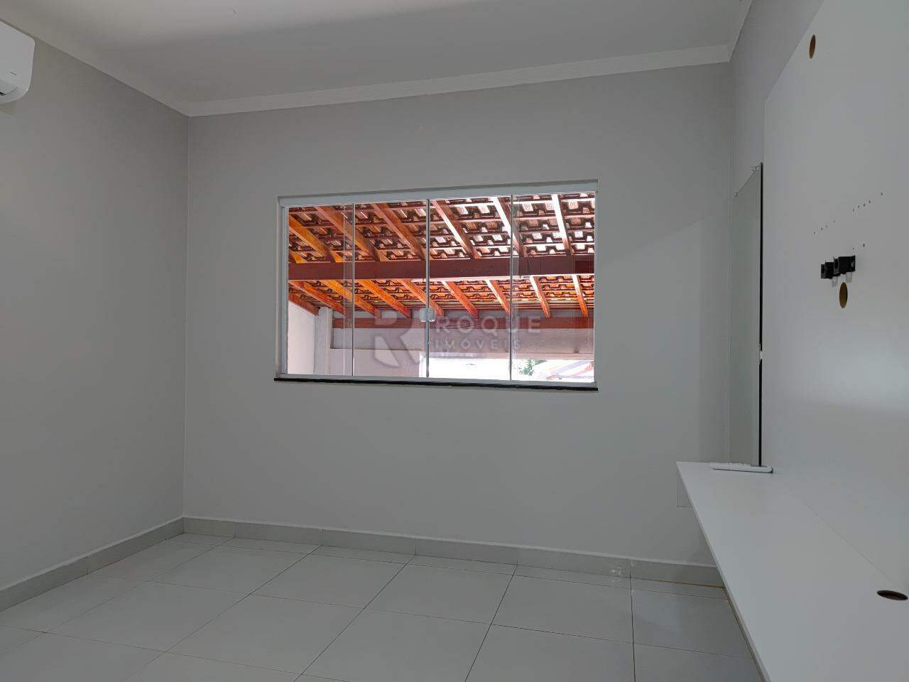 Casa Residencial para aluguel no bairro Vila Queiroz: Dormitório 01