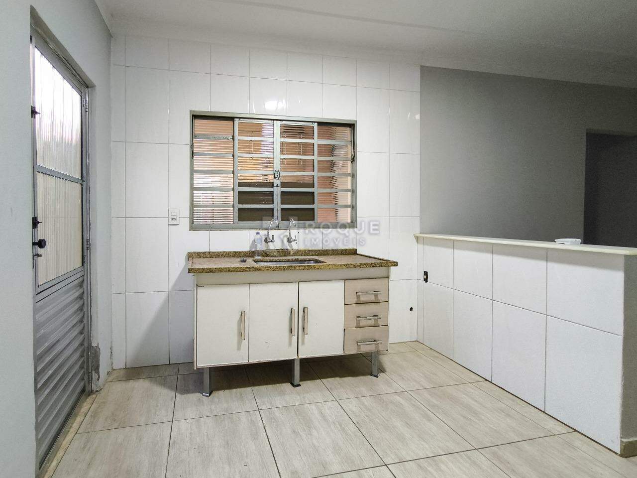 Casa Residencial à venda no bairro Jardim Odecio Degan: COZINHA