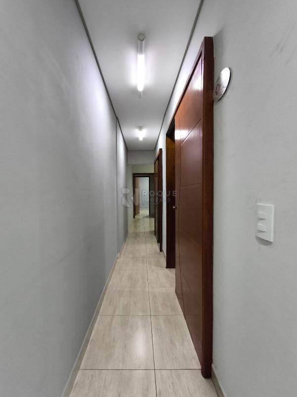Casa Residencial à venda no bairro Jardim Odecio Degan: CORREDOR INTERNO