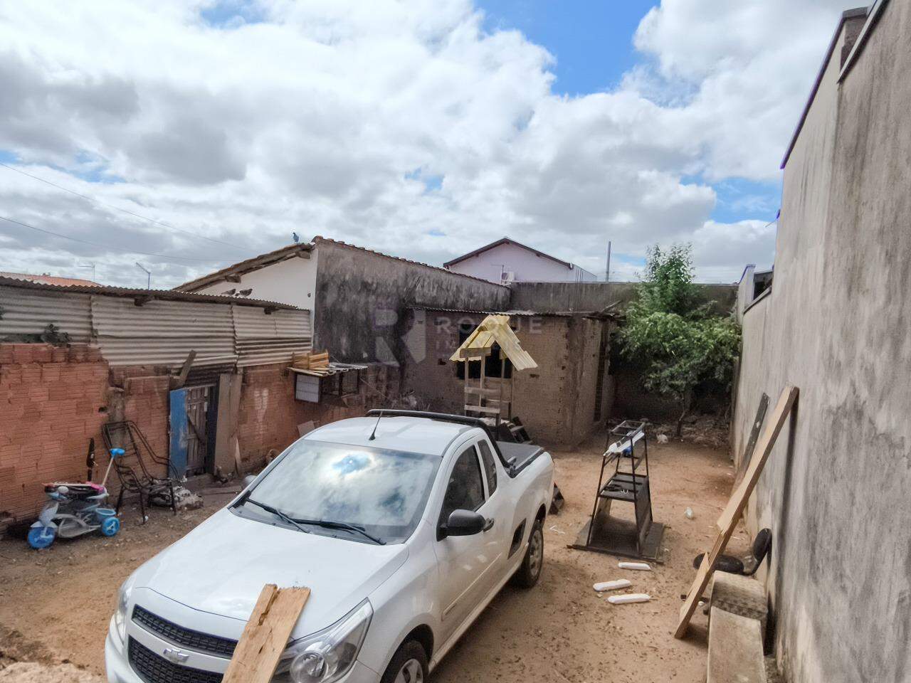 Terreno à venda no bairro Jardim Residencial Regina Bastelli: 