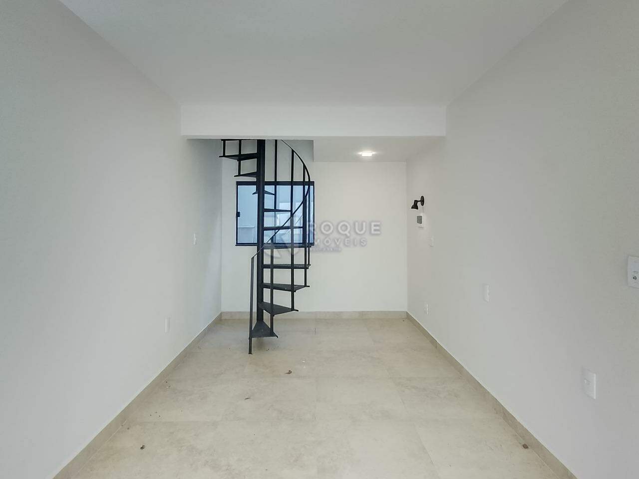 Apartamento para aluguel no bairro Jardim Santa Cecília: Sala / Acesso superior