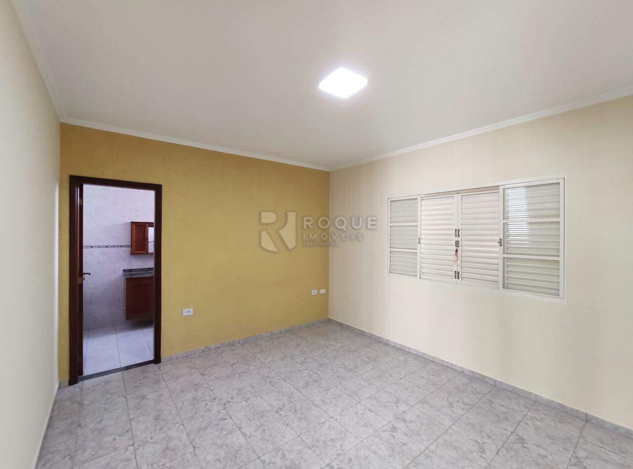 Casa Residencial para aluguel no bairro Jardim Esmeralda: Dormitório 1 suíte