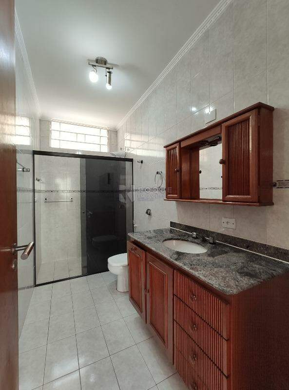 Casa Residencial para aluguel no bairro Jardim Esmeralda: WC social