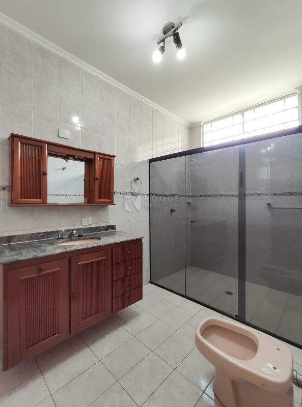 Casa Residencial para aluguel no bairro Jardim Esmeralda: WC suíte