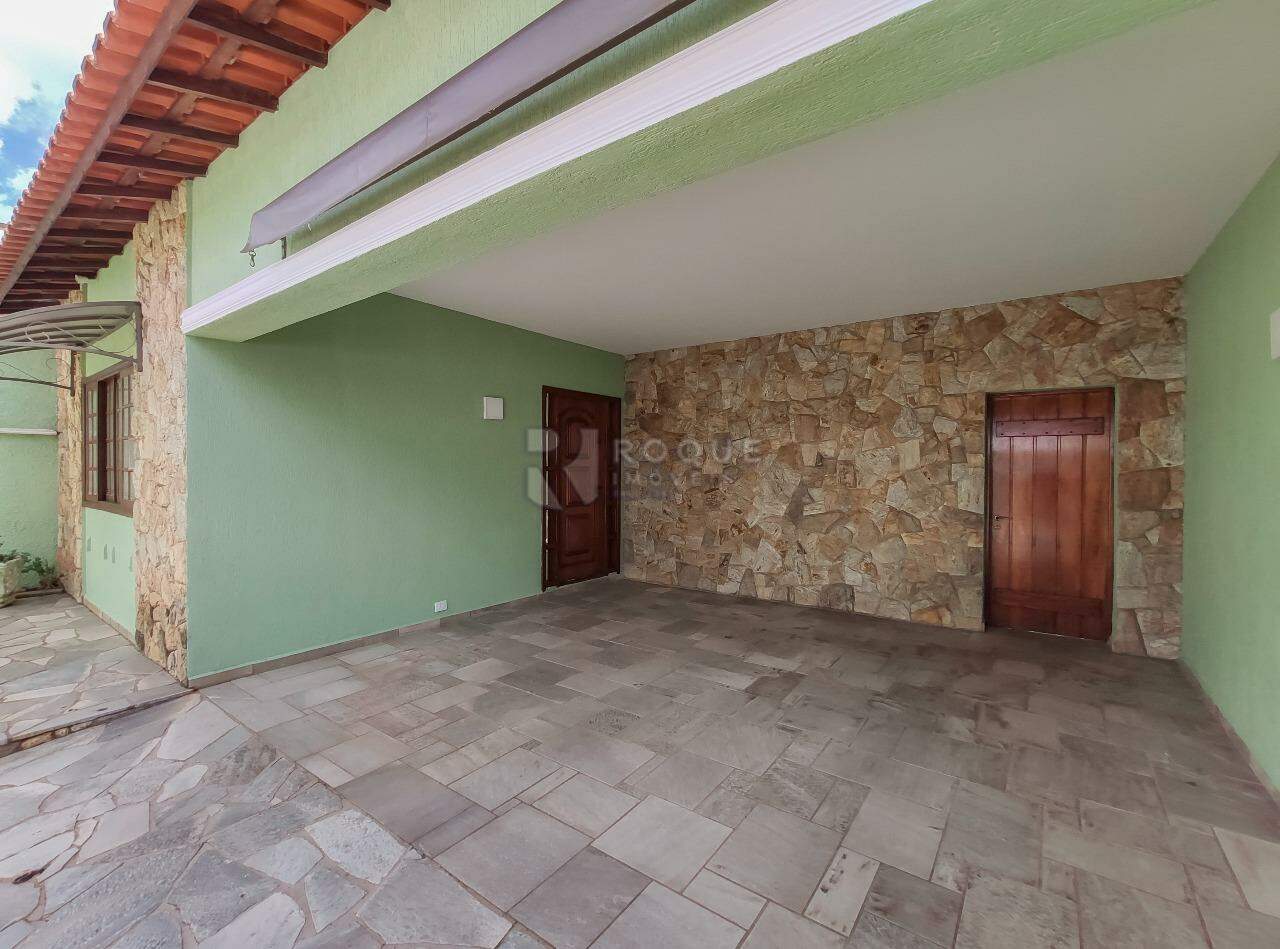 Casa Residencial para aluguel no bairro Jardim Esmeralda: Garagem 