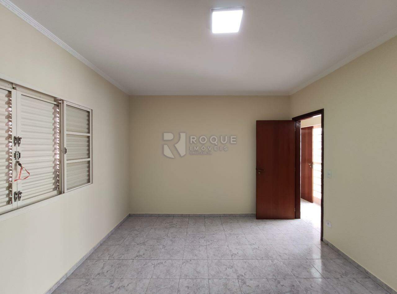 Casa Residencial para aluguel no bairro Jardim Esmeralda: Dormitório 1 suíte