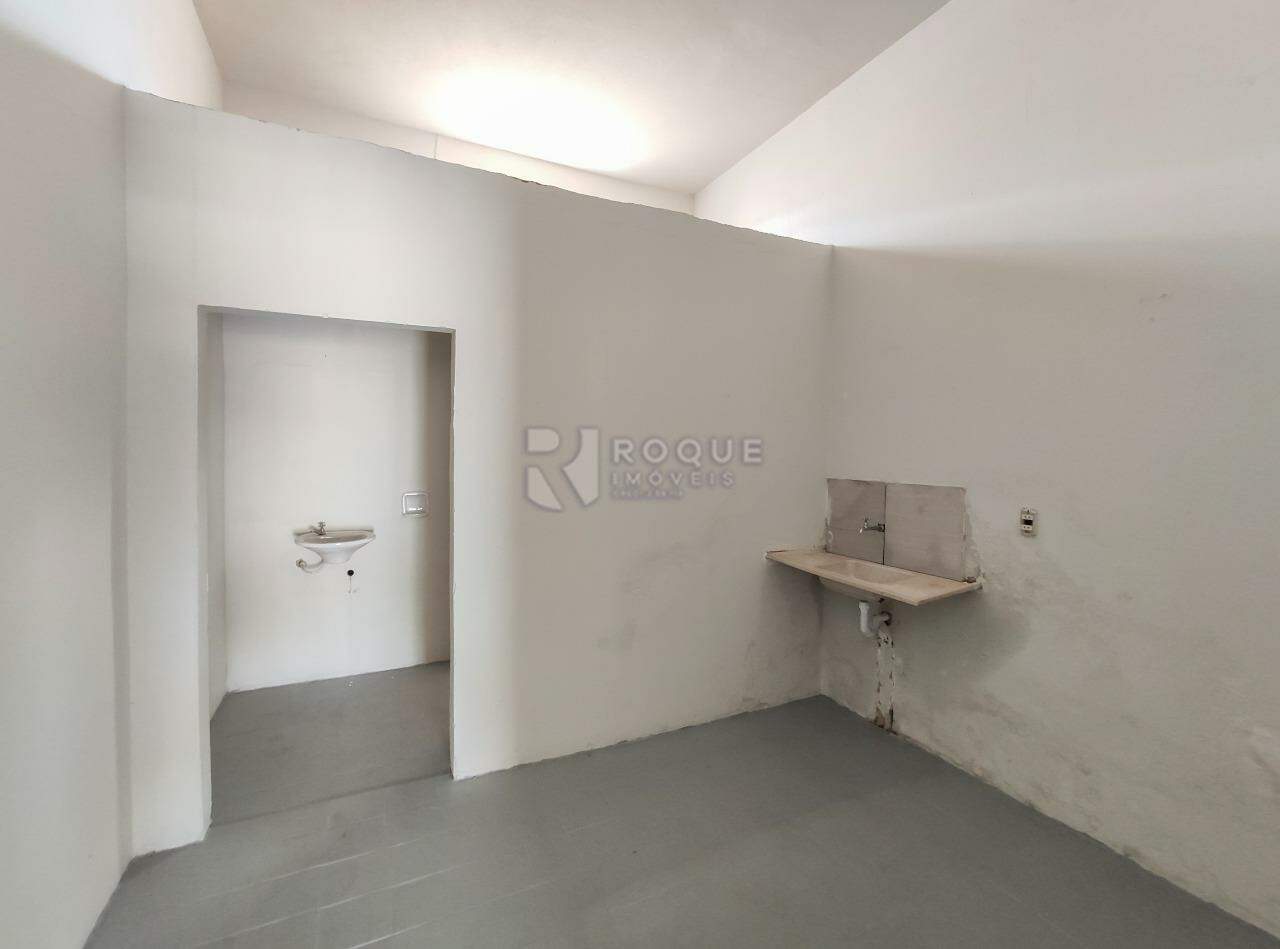 Salão para aluguel no bairro Jardim Ouro Verde: Lavabo 