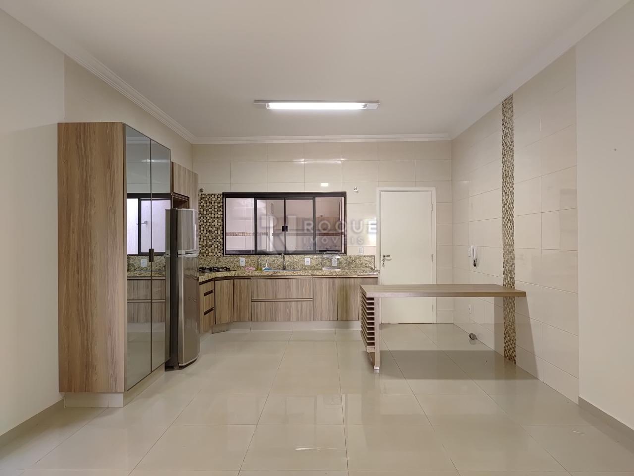 Casa em condomínio para aluguel no bairro Jardim Residencial Florida: Cozinha 